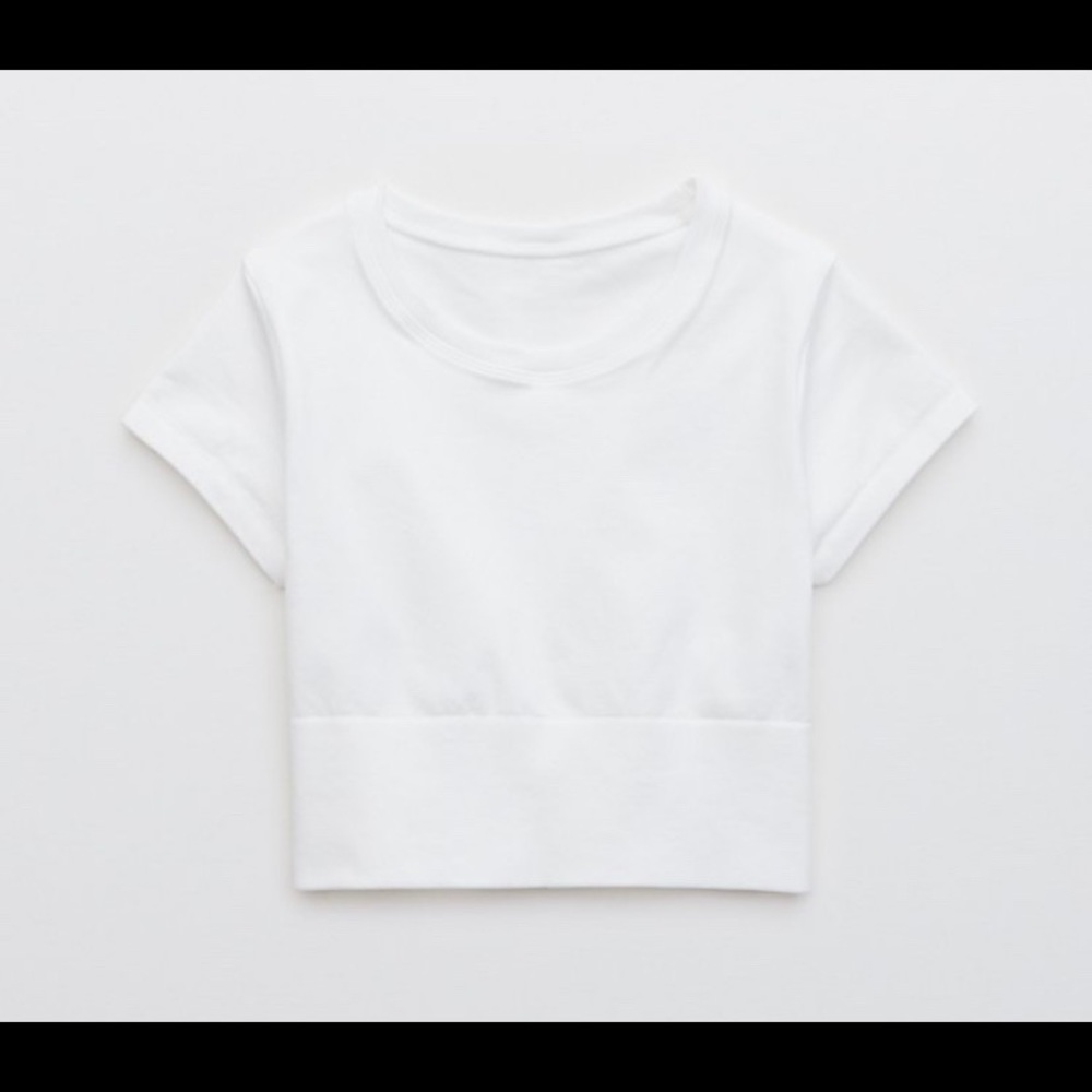 Offline by aerie seamless white t-shirt